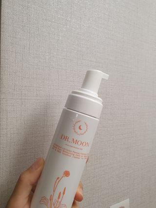 MF프리 [닥터문] 유산균 락토케어 질경초 여성청결제 200ml (폼타입) — 5점을 준 리뷰어가 2022년 7월 올린 사용 사진