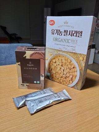 씨알푸드 유기농 쌀 시리얼 390g + 갓 구운 유기농 발아통곡물 150g — 5점을 준 리뷰어가 2022년 1월 올린 사용 사진