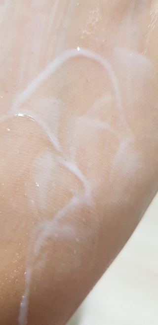 줄라이 모닝 _ JULY MORNING 줄라이모닝 하이드레이팅 퍼퓸드 바디앤핸드 에멀젼 — 5점을 준 리뷰어가 2021년 9월 올린 사용 사진