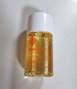 바이오오일 [바이오-오일] 스킨케어 오일 내추럴 60ml — 4점을 준 리뷰어가 2021년 5월 올린 사용 사진