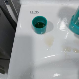 30초 후 눈으로 확인하는 헬리덴티 프라글린스 가글 — 5점을 준 리뷰어가 2021년 6월 올린 사용 사진