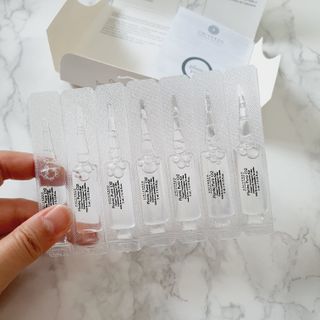 유니베르소 산소앰플 7일 집중케어 앰플 — 5점을 준 리뷰어가 2021년 5월 올린 사용 사진