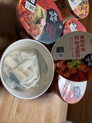 나우  [요리궁리] B타입 ( 매콤, 치즈, 매콤까르보 ) 꽃떡볶이 6개입 세트 — 5점을 준 리뷰어가 2025년 3월 올린 사용 사진
