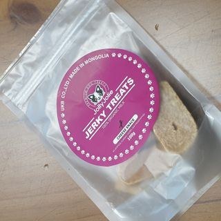 [졸리졸리] 애견 치즈스틱 (HORSE MILK CHEESE) — 5점을 준 리뷰어가 2023년 1월 올린 사용 사진
