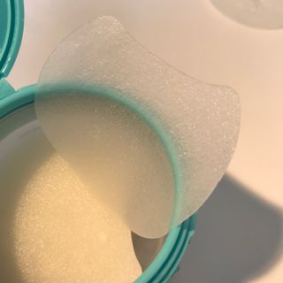 리더스코스메틱 리더스 카밍 바이오틱스 퀵 수딩 패드 — 5점을 준 리뷰어가 2022년 5월 올린 사용 사진