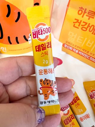 광동생활건강 프리 [광동] VB와 VC를 함유한 멀티 비타민 비타 500 데일리 스틱 180포 — 5점을 준 리뷰어가 2022년 6월 올린 사용 사진