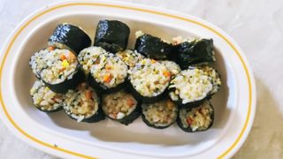 해풀잎 누구나 김밥*1ea [(혼합야채 35g *1ea,  김밥김 (5g, 5ea),  양념간장 (6g, 5ea), 참기름(5g, 2ea)] — 5점을 준 리뷰어가 2022년 10월 올린 사용 사진