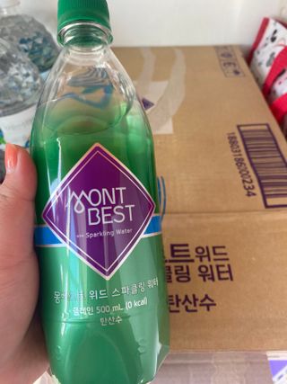 몽베스트 Montbest with Sparkling water Plain 20병 — 5점을 준 리뷰어가 2021년 10월 올린 사용 사진