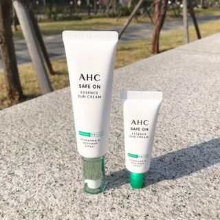 [AHC] 세이프온 에센스 선크림 올리브영 스페셜 증정 기획세트 — 5점을 준 리뷰어가 2022년 6월 올린 사용 사진