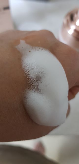아이디플라코스메틱 아이디 브이로직 마이너스 필링 토너 110ml — 5점을 준 리뷰어가 2022년 1월 올린 사용 사진
