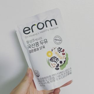 이롬 황성주 박사의 국산콩 두유 검은콩과 17곡 프리미엄 — 5점을 준 리뷰어가 2021년 5월 올린 사용 사진