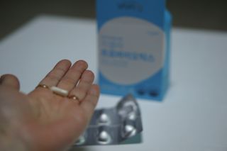 [지셀라] 프로바이오틱스 100억 유산균 보장 (1개월분 / 350mg X 30캡슐) — 4.5점을 준 리뷰어가 2023년 6월 올린 사용 사진