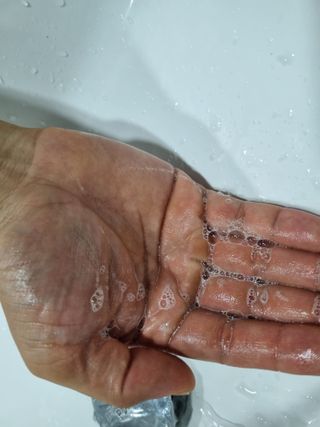 프리마인 메이크업과 들뜨는 각질까지 한방에 깐달걀로! 순하기까지한 셀베이스 그린티클렌저(200ml) — 4.5점을 준 리뷰어가 2023년 5월 올린 사용 사진