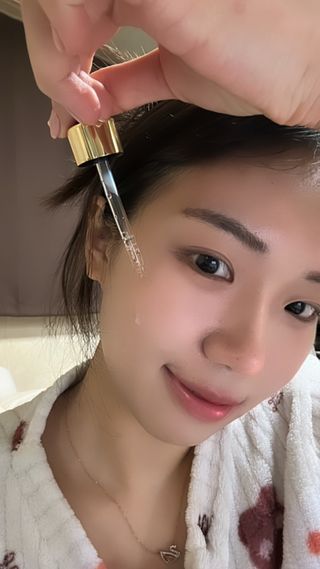 스킨큐어 산다화 비타민c 화이트닝 에센스 30ml — 5점을 준 리뷰어가 2023년 12월 올린 사용 사진