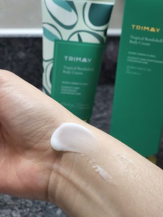 트리마이 주름개선 기능성의 퍼퓸 바디케어, 힐링 베리어 바디크림 3종 택1 — 5점을 준 리뷰어가 2022년 9월 올린 사용 사진