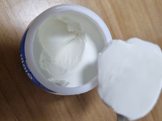 매일바이오 그릭요거트 오리지널 플레인 4개, 로스터리 커피믹스 4개 — 5점을 준 리뷰어가 2021년 12월 올린 사용 사진