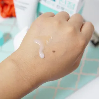 리더스코스메틱 리더스 카밍 바이오틱스 #1등 진정 기획세트 [에센스 워터150ml + 크림 마스크80ml] — 5점을 준 리뷰어가 2022년 9월 올린 사용 사진