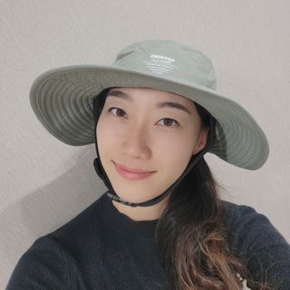 구김스★ [방수/UV차단]베이직 서핑햇 1.0 비치햇/해변모자/등산모자 *컬러 선택 가능 — 5점을 준 리뷰어가 2024년 12월 올린 사용 사진