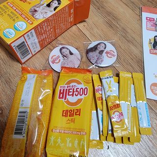 광동생활건강 [제니에디션] 비타500데일리스틱 gift set 60포+제니굿즈 3종+쇼핑백 — 5점을 준 리뷰어가 2021년 11월 올린 사용 사진