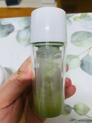 김정문알로에 큐어 큐어 알로에 리프레쉬 젤리 세럼, 큐어 알로에 하이드로 젤리 크림 — 5점을 준 리뷰어가 2021년 4월 올린 사용 사진