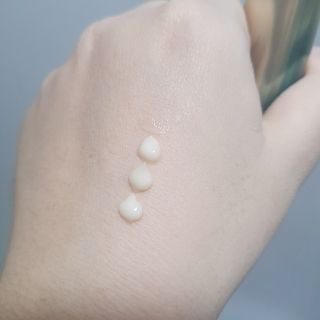 [NEW 탄력유턴 아이크림] AHC 유스 래스팅 리얼 아이크림 포 페이스 — 5점을 준 리뷰어가 2021년 3월 올린 사용 사진