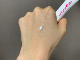 이엔코스 알부틴 알파 화이트닝크림 — 5점을 준 리뷰어가 2021년 4월 올린 사용 사진
