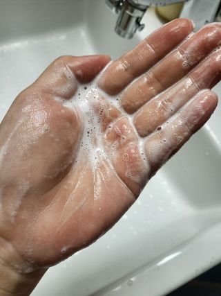 블립 ★올리브영 약산성 폼클렌징 살리실산 요철클렌징 균제거 시카 어성초 클렌징폼 [네이버 구매+인스타 리뷰] — 4점을 준 리뷰어가 2024년 11월 올린 사용 사진