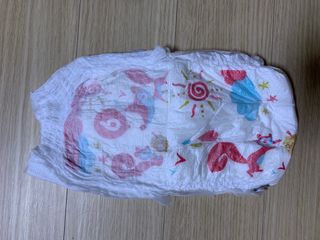 킨도 프리미엄 에어드라이v2 팬티형 기저귀 — 4점을 준 리뷰어가 2021년 7월 올린 사용 사진