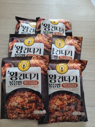한성기업 무볼레 왕건더기 볶음밥 묵은지삼겹살 — 5점을 준 리뷰어가 2021년 10월 올린 사용 사진
