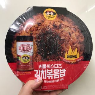 [서울시스터즈] CU 김치 4총사 세트-김치볶음밥, 김치큐브닭, 김치바삭김, 김치아몬드 — 4.5점을 준 리뷰어가 2021년 10월 올린 사용 사진