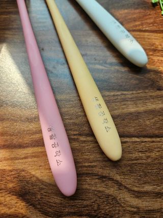 생활공작소 [네이버구매평] 미세모 콤팩트 칫솔 부드러운칫솔 치과칫솔 교정용 24개 — 5점을 준 리뷰어가 2025년 5월 올린 사용 사진