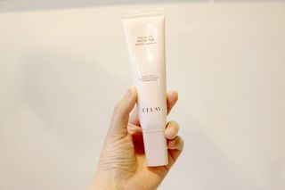 프리마인 선크림만 바꿨을 뿐인데 매일 물 2L챙겨먹고 기초케어 완벽하게 한 물빛피부 완성,셀라브UV프로텍터 — 5점을 준 리뷰어가 2023년 8월 올린 사용 사진