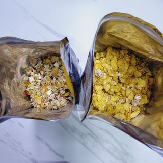 씨알푸드 씨알로 그래놀라 2종 후르츠+크랜베리 아몬드 — 5점을 준 리뷰어가 2022년 7월 올린 사용 사진