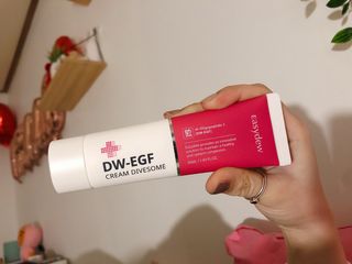 이지듀 DW-EGF 크림 다이브좀_콜라겐이 쏙쏙, 탄력피부로 다이빙 — 5점을 준 리뷰어가 2021년 2월 올린 사용 사진