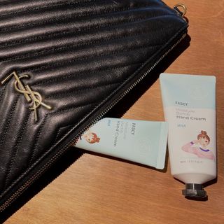 파시 FASCY 高保湿ハンドクリーム40ml+80ml セット — 5점을 준 리뷰어가 2021년 8월 올린 사용 사진