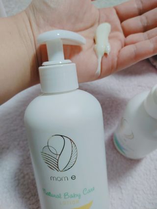 mom e 맘이 내추럴 베이비 케어 샴푸앤바스+로션 — 5점을 준 리뷰어가 2021년 1월 올린 사용 사진