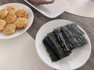 [해림맛김] 들기름에 구운 바삭바삭 김 4종 세트 + 1종 랜덤발송 총5개입 — 5점을 준 리뷰어가 2021년 2월 올린 사용 사진