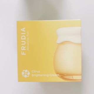 [후르디아] 미백 기능성 감귤 브라이트닝 크림 — 4점을 준 리뷰어가 2021년 4월 올린 사용 사진