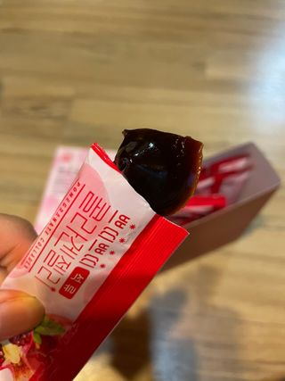 헬스업_쁘띠쁘띠석류콜라겐젤리_20g x 14포 — 5점을 준 리뷰어가 2021년 1월 올린 사용 사진