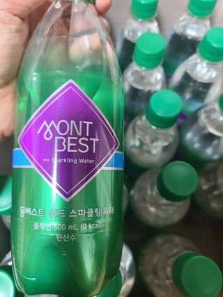 몽베스트 Montbest with Sparkling water Plain 20병 — 4점을 준 리뷰어가 2022년 6월 올린 사용 사진