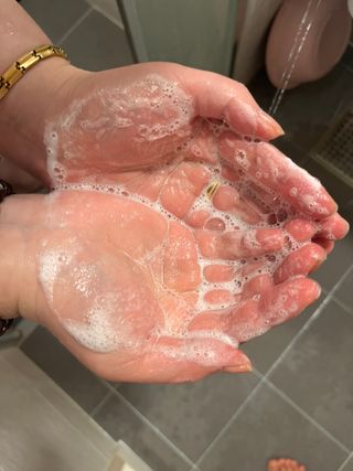 [포레스트스토리] 탈모증상완화 샴푸 1,000ml — 5점을 준 리뷰어가 2022년 3월 올린 사용 사진