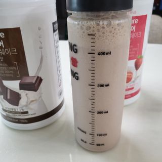 뉴트리션팩토리 닥터큐어 프리미엄쉐이크 다이어트쉐이크 — 4.5점을 준 리뷰어가 2021년 9월 올린 사용 사진