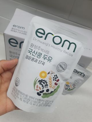 이롬 황성주 박사의 국산콩 두유 검은콩과 17곡 프리미엄 — 4점을 준 리뷰어가 2021년 5월 올린 사용 사진