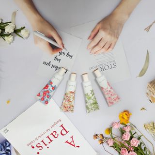 더사가오브수 [사가수] 사계절 원료를 담아내어 진한 보습을 선사하는, 효혜윤 보태니컬 에너지 핸드크림 세트 — 5점을 준 리뷰어가 2023년 3월 올린 사용 사진