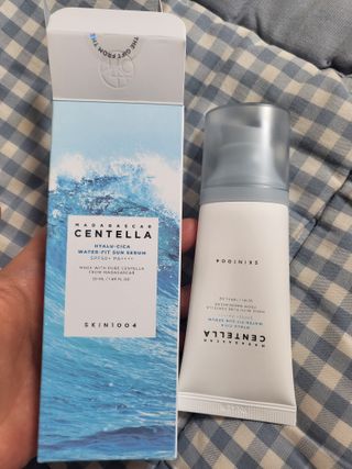 [스킨1004] 마다가스카르 센텔라 히알루-시카 워터핏 선세럼 50ml — 5점을 준 리뷰어가 2024년 5월 올린 사용 사진