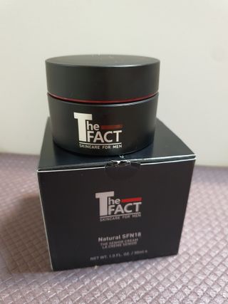 The Fact 더 팩트 내추럴 에스에프엔 에이틴 시니어 크림 — 5점을 준 리뷰어가 2021년 4월 올린 사용 사진