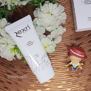렉스리 데일리 톤업 크림 Rexri Daily Tone Up Cream — 4.5점을 준 리뷰어가 2022년 9월 올린 사용 사진
