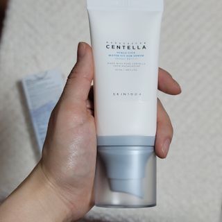 [스킨1004] 마다가스카르 센텔라 히알루-시카 워터핏 선세럼 50ml — 5점을 준 리뷰어가 2024년 5월 올린 사용 사진