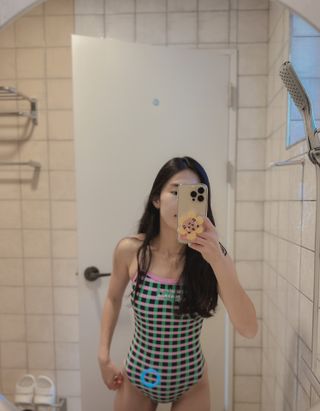 [키치피치] 레트로 프린트 원피스 수영복 6종 (택1) — 5점을 준 리뷰어가 2022년 12월 올린 사용 사진