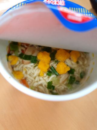 NISSIN 닛신 컵누들  4종 - 씨푸드오리지날, 씨푸드 스파이시, 씨푸드 커리, 씨푸드 XO소스 — 4점을 준 리뷰어가 2022년 11월 올린 사용 사진